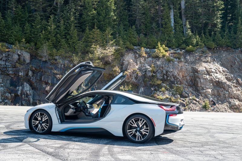 2015 BMW i8 photo 2