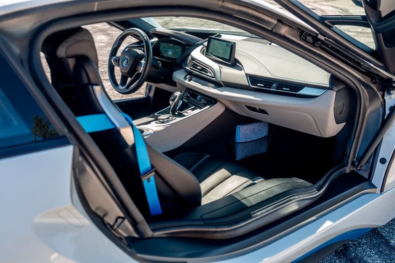 2015 BMW i8 photo 7