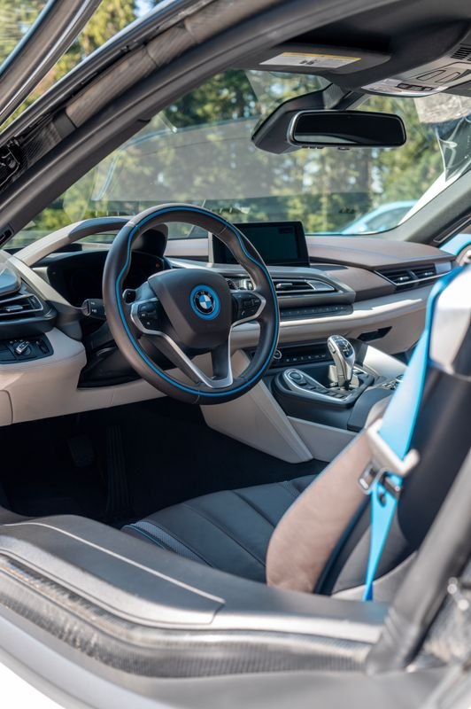 2015 BMW i8 photo 9