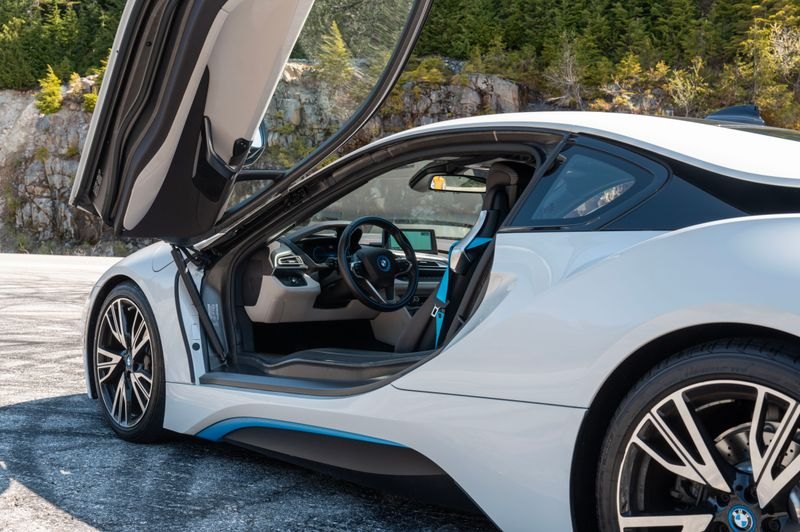 2015 BMW i8 photo 18
